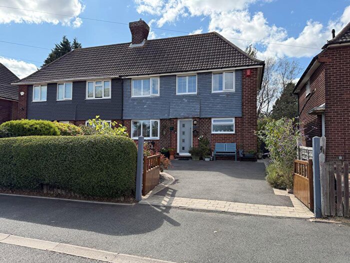 3 Bedroom Semi Detached House For Sale In Kingstanding Road, Birmingham, B44
