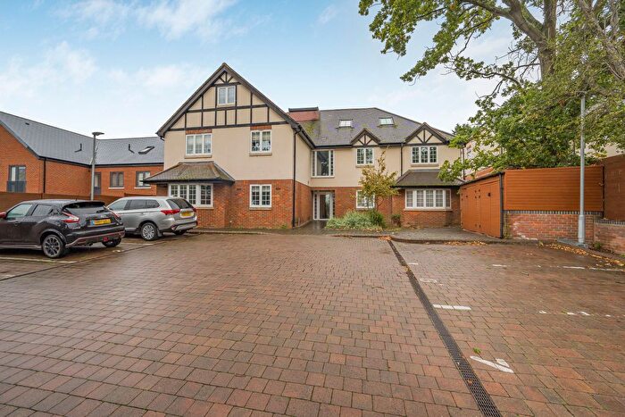 1 Bedroom Flat For Sale In Gospel Oak, Ickenham, Uxbridge, UB10