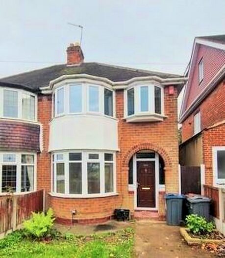 3 Bedroom Semi-Detached House To Rent In Ridgacre Road, Birmingham, B32