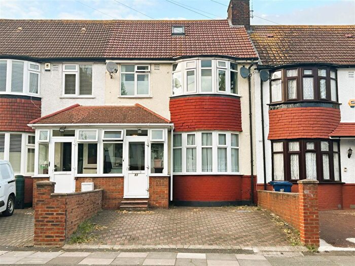 3 Bedroom Terraced House For Sale In Burns Avenue, Southall, UB1