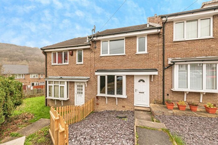 3 Bedroom Terraced House For Sale In Thanes Close, Birkby, Huddersfield, HD2