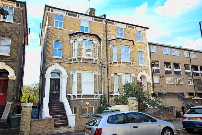 1 Bedroom Flat To Rent In Dennis Way, Gauden Road, London, SW4