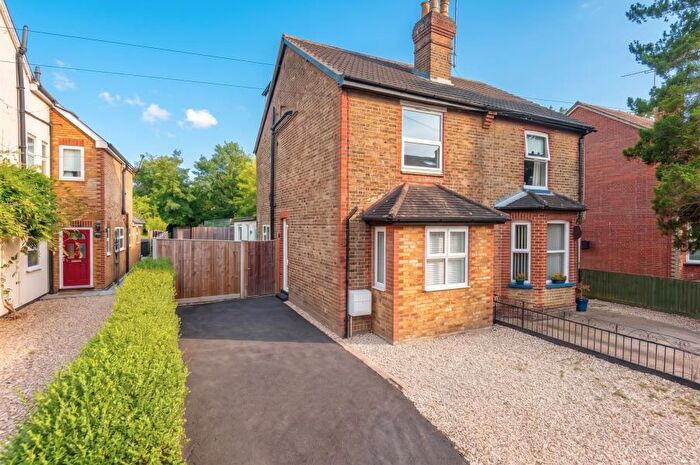 4 Bedroom Semi-Detached House To Rent In Horsell, Woking, Surrey, GU21