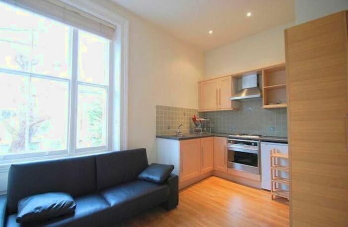 Studio To Rent In Buckland Crescent, London, NW3