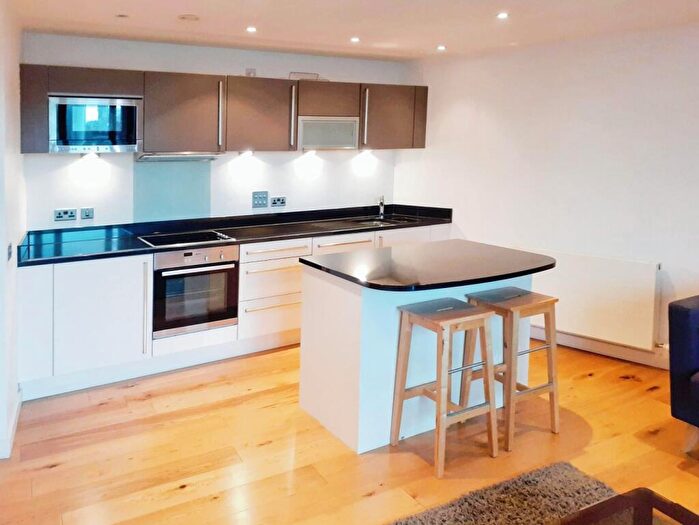 1 Bedroom Flat To Rent In Wharf Approach, Leeds, West Yorkshire, LS1