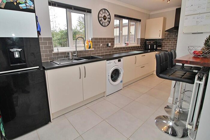 2 Bedroom End Of Terrace House For Sale In Wellow Close, Bedhampton, PO9