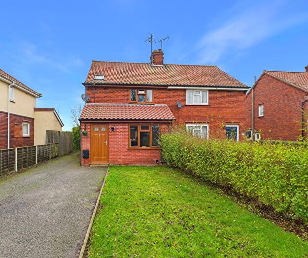 3 Bedroom Semi Detached House For Sale In Kings Avenue, Framlingham, IP13