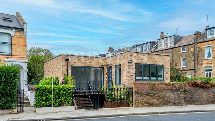 2 Bedroom Property To Rent In Brownswood Road, London, N4