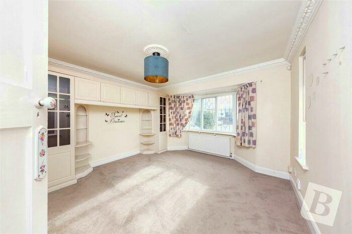 5 Bedroom Detached House To Rent In Ayloffs Close, Emerson Park, RM11
