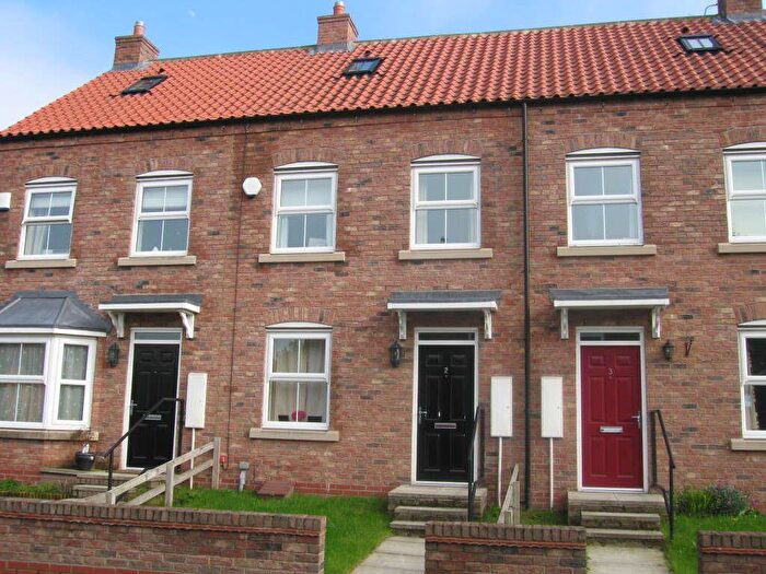 3 Bedroom Town House To Rent In Windsor Way, Quaker Lane, Northallerton, DL6