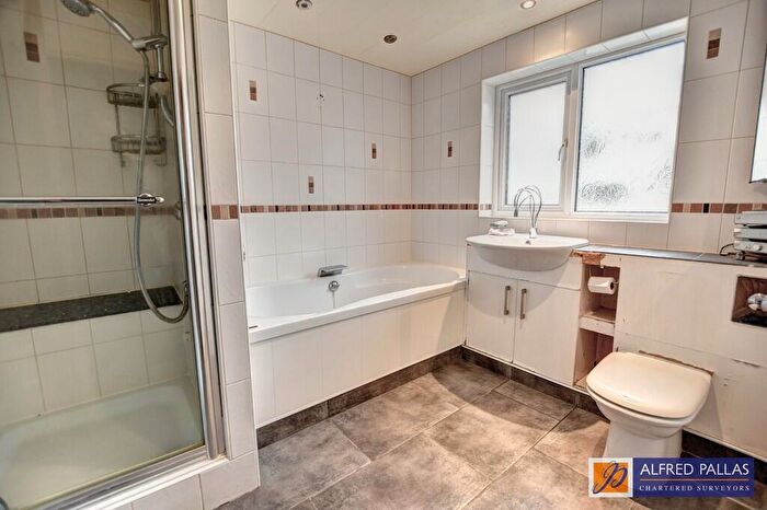 2 Bedroom Terraced Bungalow For Sale In Stranton Terrace, Roker, SR6