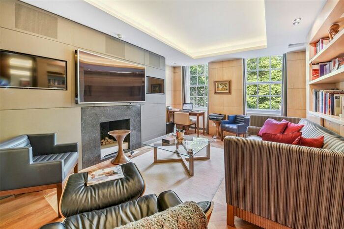 3 Bedroom Flat To Rent In Lowndes Square, London, SW1X