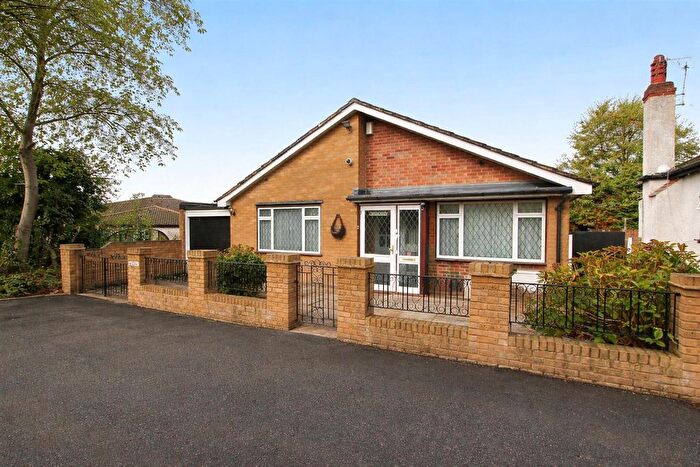 3 Bedroom Detached Bungalow For Sale In Medland Close, Wallington, SM6