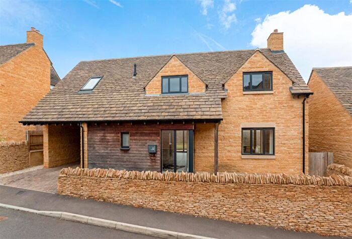 3 Bedroom Detached House For Sale In Lavender Drive, Chipping Campden, GL55