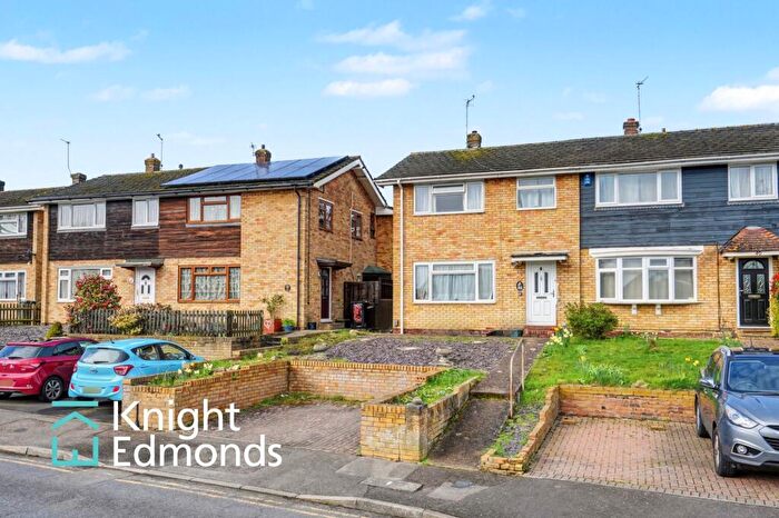 3 Bedroom Terraced House For Sale In Woodpecker Road, Larkfield, ME20