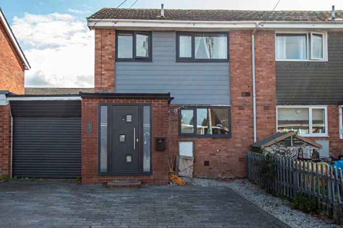 4 Bedroom Semi-Detached House For Sale In Ely Close, Feniton, EX14