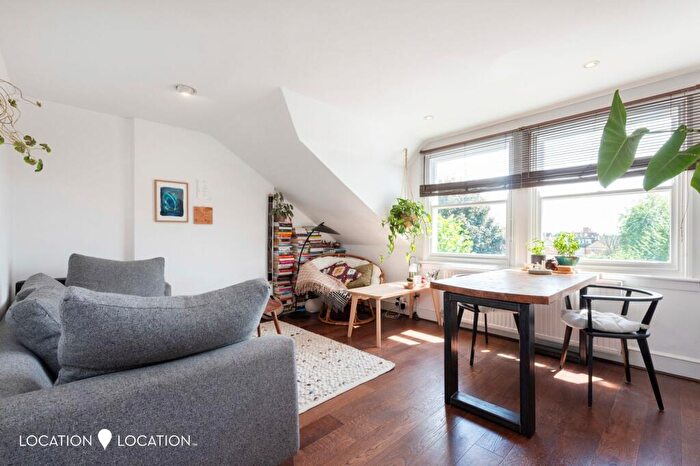 1 Bedroom Flat To Rent In Dunsmure Road, London, N16
