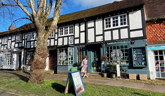 2 Bedroom Flat For Sale In High Street, Haslemere, GU27