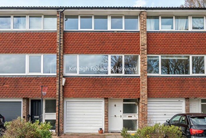 4 Bedroom House To Rent In Half Moon Lane, London, SE24
