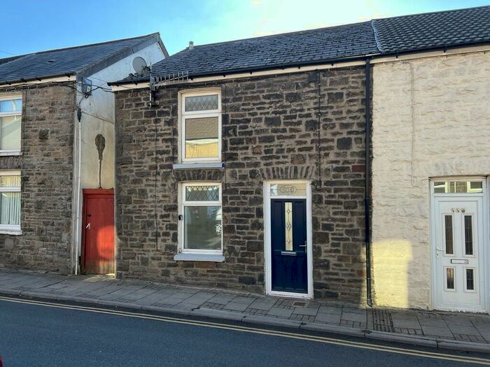 2 Bedroom End Of Terrace House To Rent In Miskin Road, Tonypandy, CF40