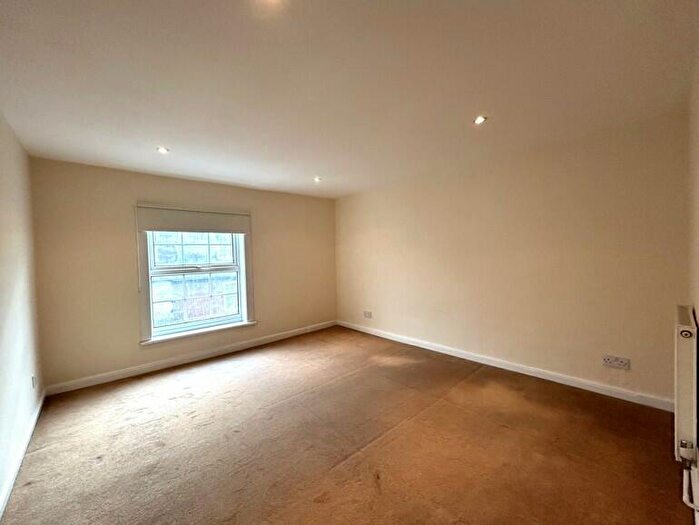 1 Bedroom Flat To Rent In Union Street, Maidstone, Kent, ME14