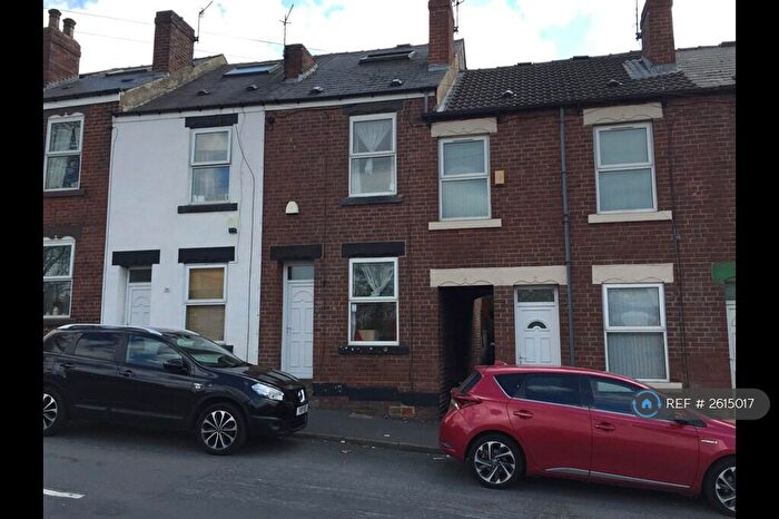 3 Bedroom Terraced House To Rent In Manor Oaks Road, South Yorkshire, S2