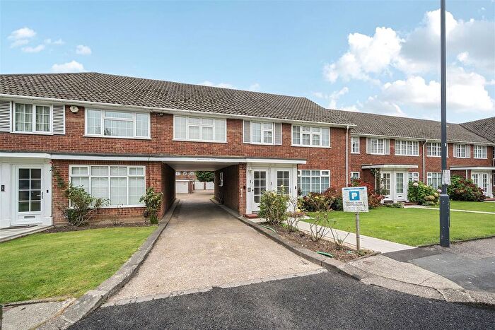 2 Bedroom Flat For Sale In Laburnum Court, Stanmore, HA7