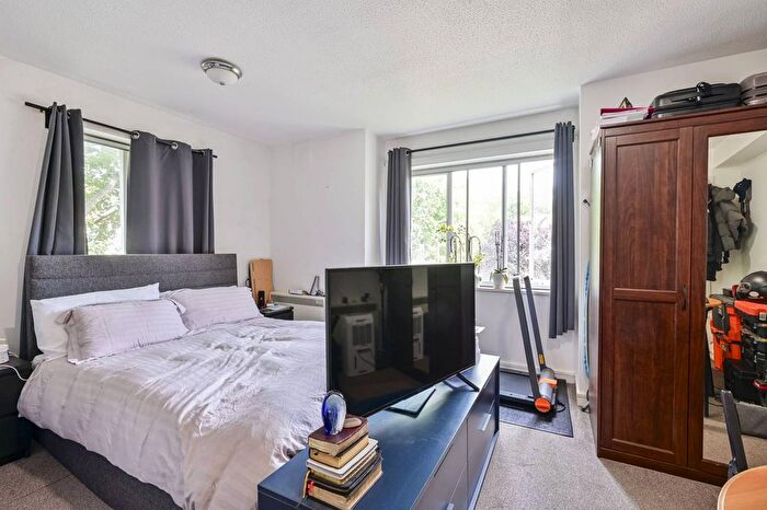 Studio To Rent In Friars Avenue, Roehampton, London, SW15