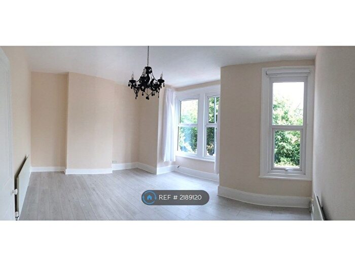 1 Bedroom Flat To Rent In Forest Gate, London, E7