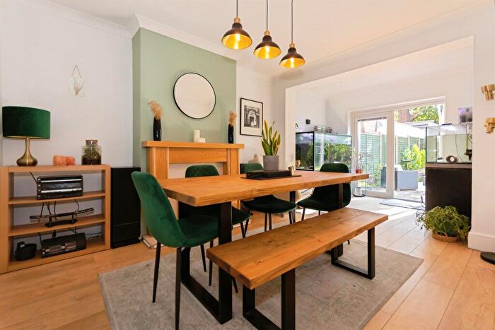 4 Bedroom Semi-Detached House For Sale In The Crescent, Shirley, Solihull, B90