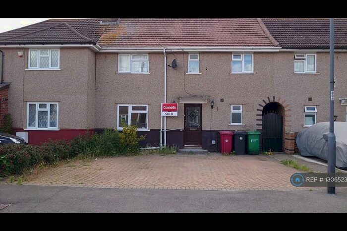 4 Bedroom Terraced House To Rent In Chester Road, Slough, SL1