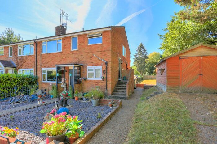 2 Bedroom Maisonette To Rent In Hyde Close, Harpenden, Herts, AL5