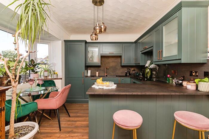3 Bedroom End Of Terrace House For Sale In Oulton Road, Lowestoft, NR32