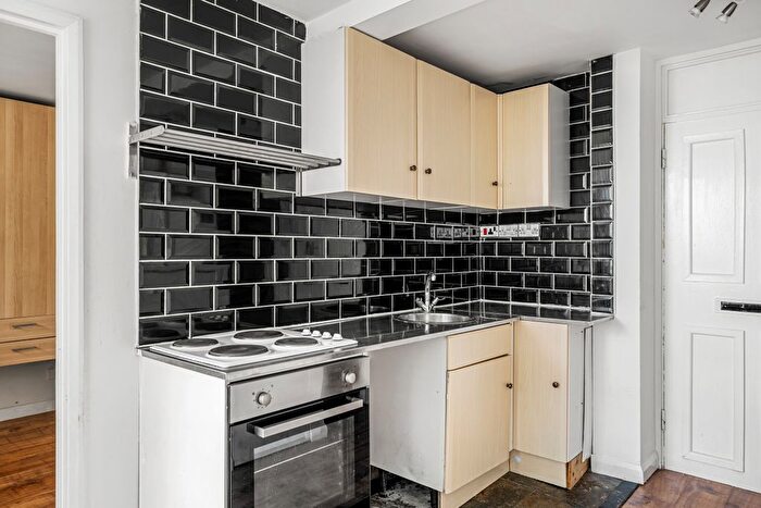 1 Bedroom Flat To Rent In Finborough Road, Chelsea, SW10