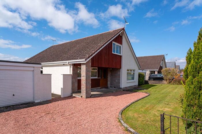 5 Bedroom Detached House For Sale In Dykedale, Dunblane, FK15