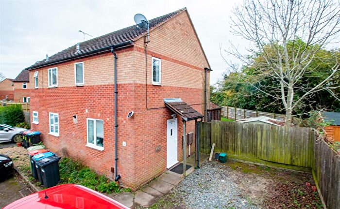 2 Bedroom Semi-Detached House To Rent In Richborough, Bancroft, Milton Keynes, MK13