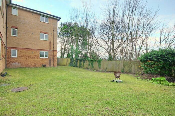 2 Bedroom Flat To Rent In Davey Close, London, N13