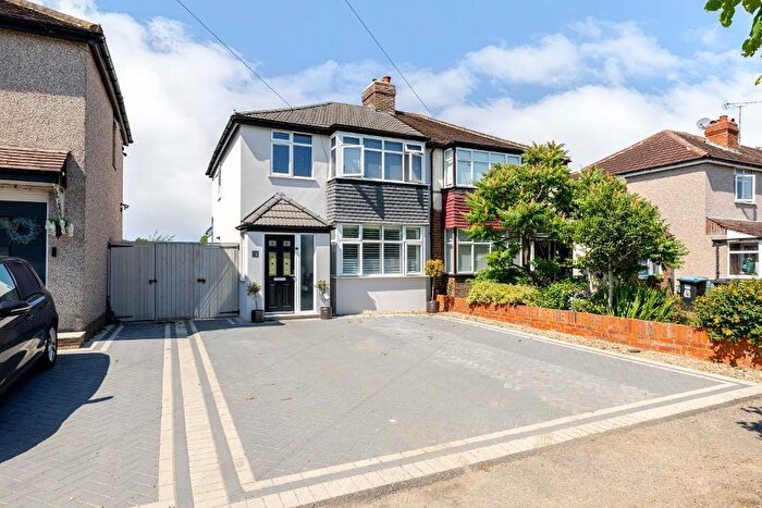 3 Bedroom Semi-Detached House For Sale In Hamsey Green Gardens, Warlingham, CR6