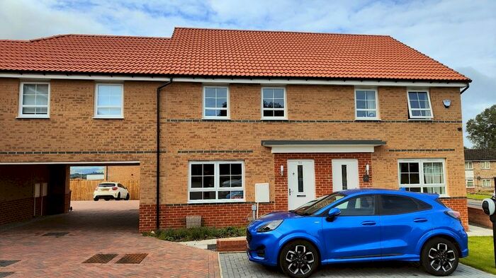 3 Bedroom Terraced House To Rent In Chidswell Lane, Dewsbury, WF12