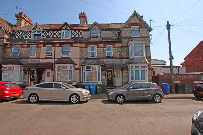 3 Bedroom Town House To Rent In Bayes Street, Kettering, North Northamptonshire, NN16