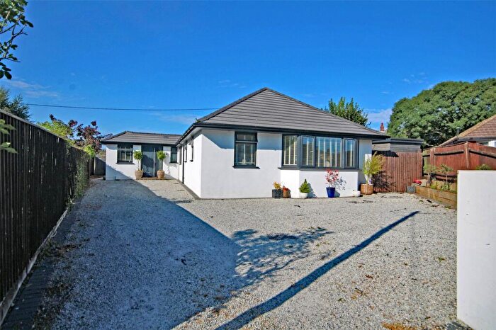 3 Bedroom Bungalow For Sale In Kings Road, New Milton, Hampshire, BH25