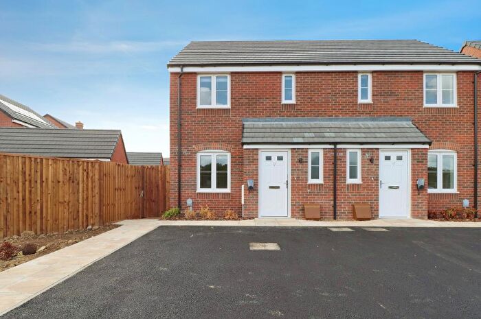 3 Bedroom Semi-Detached House To Rent In Fairburn Close, Market Harborough, Leicestershire, LE16