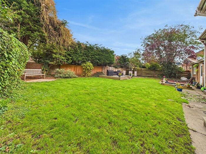 4 Bedroom Detached House For Sale In Melton Road, North Ferriby, HU14