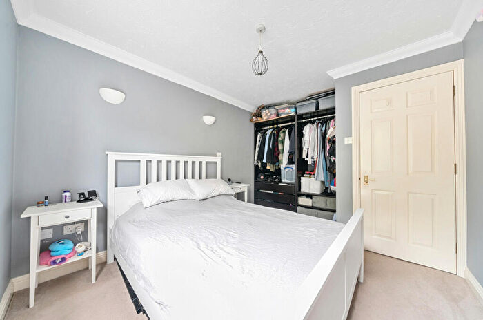 2 Bedroom Flat For Sale In Hulse Road, Banister Park, Southampton, Hampshire, SO15