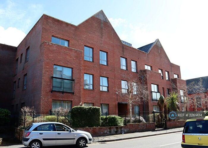 2 Bedroom Flat To Rent In Green Lane, Wilmslow, SK9