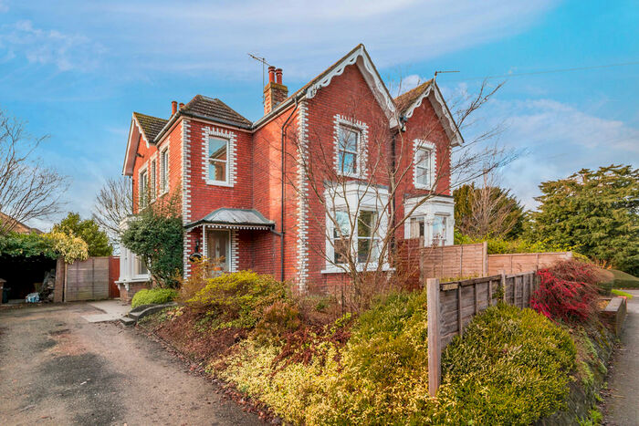 3 Bedroom Semi-Detached House To Rent In Godstone Road, Lingfield, RH7