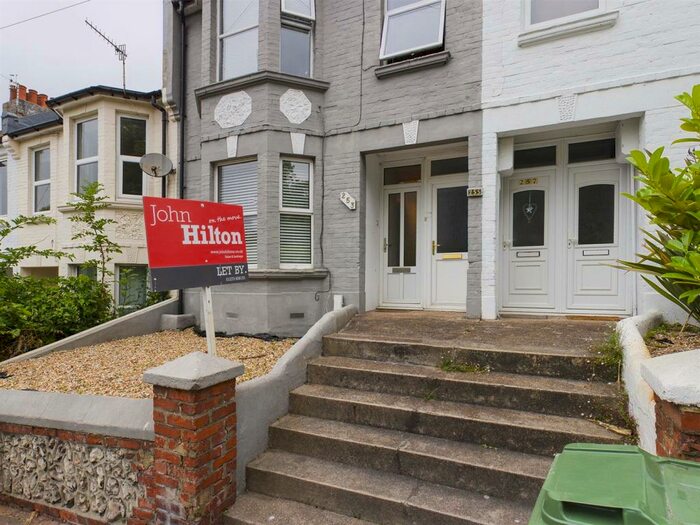 2 Bedroom Flat To Rent In Bear Road, BN2