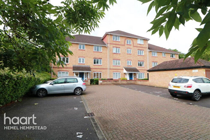 2 Bedroom Apartment To Rent In Swan Mead, Hemel Hempstead, HP3