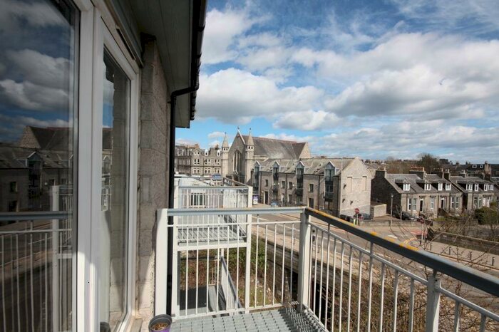 3 Bedroom Flat To Rent In King Street, Aberdeen, AB24