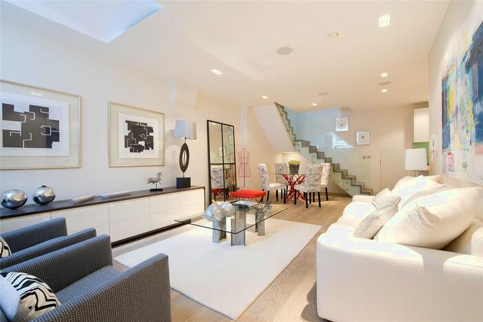3 Bedroom Detached House To Rent In Holland Park Mews, London, W11